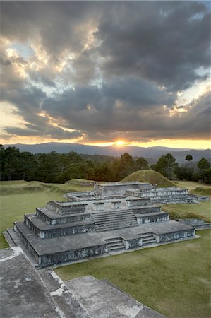 Coucher de soleil sur les ruines mayas, Zaculeu, Huehuetenango, département de Huehuetenango, Guatemala Photographie de stock - Premium Libres de Droits, Code: 600-03686149