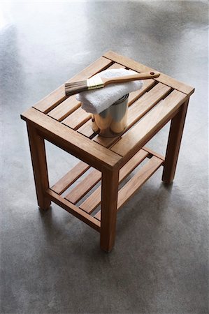 Wood Bench and Wood Stain Foto de stock - Sin royalties Premium, Código: 600-03681978