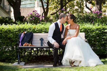 sitting on park bench - Bride and Groom, Toronto, Ontario, Canada Stock Photo - Premium Royalty-Free, Code: 600-03682164