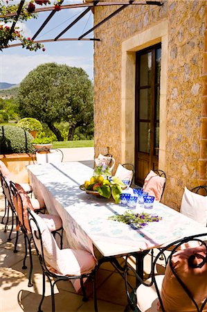 elegant dining - Patio, Majorca, Spain Stock Photo - Premium Royalty-Free, Code: 600-03682288