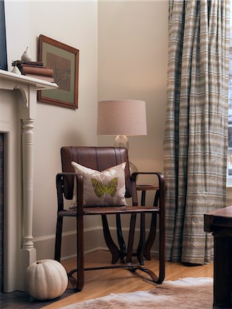 Leather Chair in Living Room Stock Photo - Premium Royalty-Free, Code: 600-03692043