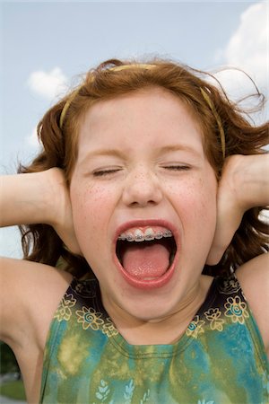 provocatorio - Little Girl Screaming Fotografie stock - Premium Royalty-Free, Codice: 600-03692103