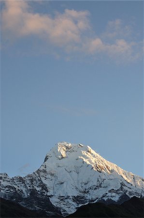 simsearch:600-03778268,k - Annapurna South from Tadapani Village, Annapurna Conservation Area, Pashchimanchal, Nepal Foto de stock - Royalty Free Premium, Número: 600-03737688