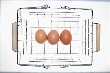 Eggs in Shopping Basket Stock Photo - Premium Royalty-Free, Code: 600-03738176