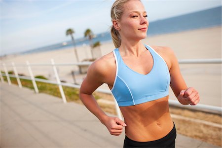 fitness bra - Woman, Long Beach, Los Angeles County, California, USA Stock Photo - Premium Royalty-Free, Code: 600-03738493