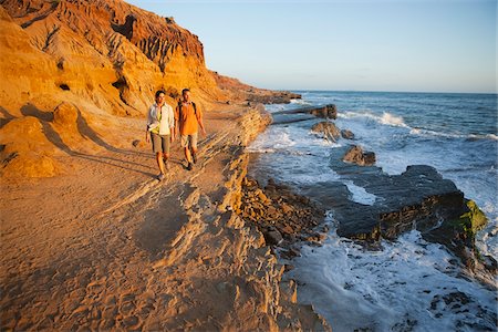 person walking horizon - Couple Hiking, Point Loma, San Diego, San Diego County, California, USA Stock Photo - Premium Royalty-Free, Code: 600-03738719