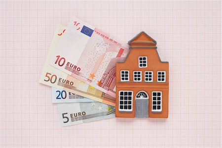 House and Euros on Graph Paper Fotografie stock - Premium Royalty-Free, Codice: 600-03738820