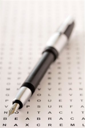 fülle - Wort-Puzzle mit Stift Stockbilder - Premium RF Lizenzfrei, Bildnummer: 600-03768653