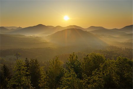 simsearch:600-03615929,k - Sunrise over Mountains, Vorderweidenthal, Pfalzerwald, Rhineland-Palatinate, Germany Stock Photo - Premium Royalty-Free, Code: 600-03762480