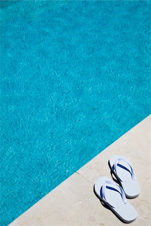 flips flops - Flip Flops by Pool, Mallorca, Balearic Islands, Spain Foto de stock - Sin royalties Premium, Código: 600-03777957