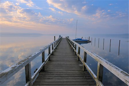 docked - Sunrise and Jetty at Plauer See, Plau am See, Mecklenburg Lake District, Mecklenburg-Vorpommern, Germany Stock Photo - Premium Royalty-Free, Code: 600-03787189