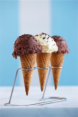 Three Ice Cream Cones Foto de stock - Sin royalties Premium, Código: 600-03787299