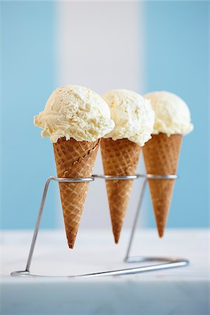 simsearch:600-07110437,k - Three Ice Cream Cones Foto de stock - Sin royalties Premium, Código: 600-03787303