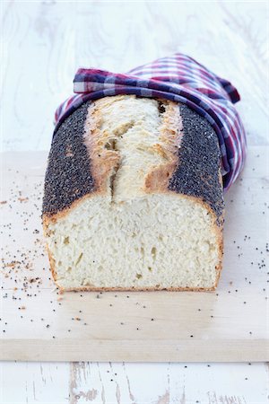 simsearch:859-06469950,k - Poppy Seed Bread Stock Photo - Premium Royalty-Free, Code: 600-03782464