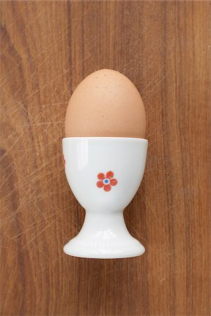 Egg in Eggcup Foto de stock - Sin royalties Premium, Código: 600-03782471