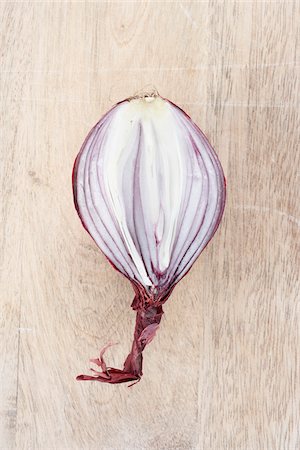 red onion - Onion Stock Photo - Premium Royalty-Free, Code: 600-03782484