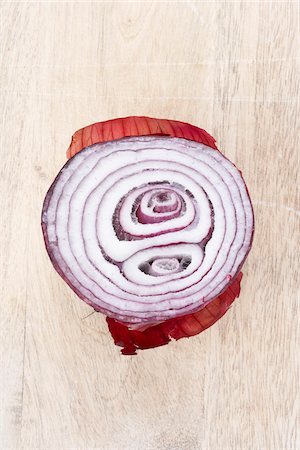 red onion - Onion Stock Photo - Premium Royalty-Free, Code: 600-03782483