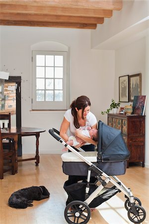 stroller - Mother and Baby, Boston, Massachusetts, USA Stock Photo - Premium Royalty-Free, Code: 600-03805555