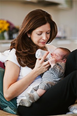 Mother Feeding Baby, Boston, Massachusetts, USA Foto de stock - Sin royalties Premium, Código: 600-03814120