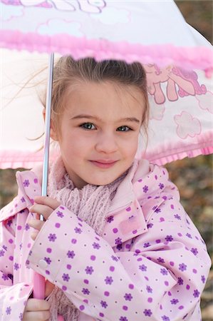 Portrait of Girl with Umbrella Foto de stock - Sin royalties Premium, Código: 600-03814439