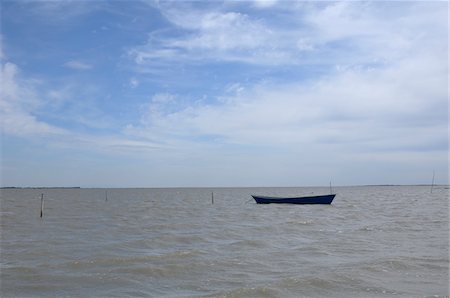 ruderboot - Anchored Boat Foto de stock - Sin royalties Premium, Código: 600-03836125