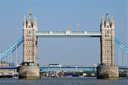 Tower Bridge, Londres, Angleterre Photographie de stock - Premium Libres de Droits, Code: 600-03836132