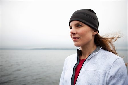 Close-up Portrait de femme en plein air, Puget Sound, Seattle, Washington, USA Photographie de stock - Premium Libres de Droits, Code: 600-03849029