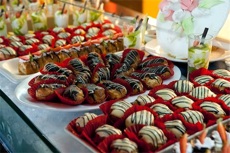 playa del carmen - Desserts, Reef Playacar Resort and Spa, Playa del Carmen, Mexico Foto de stock - Royalty Free Premium, Número: 600-03849162