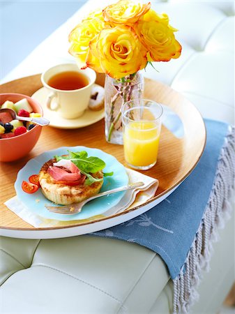 en bandeja - Breakfast on Tray Foto de stock - Sin royalties Premium, Código: 600-03849520