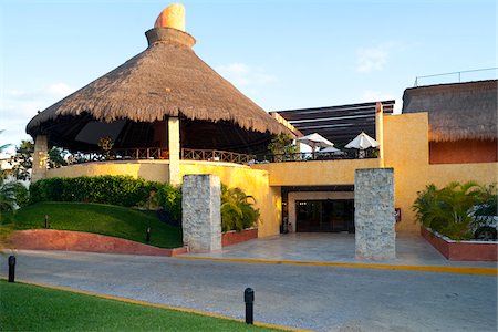 Thatched Roof of Reef Playacar Resort and Spa, Playa del Carmen, Mexico Stock Photo - Premium Royalty-Free, Code: 600-03849552