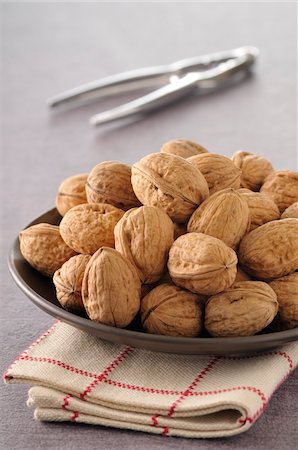 shell and nobody and object - Close-up of Walnuts Stock Photo - Premium Royalty-Free, Code: 600-03865105