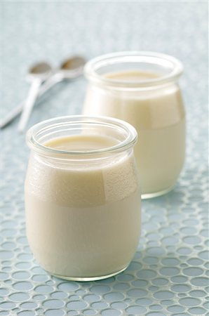 single serving - Yogurt in Glass Containers Stock Photo - Premium Royalty-Free, Code: 600-03865117