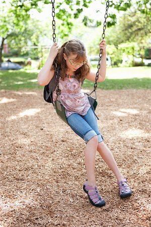 playground - Fille jouant sur les balançoires, aire de jeu pour le parc Washington, Portland, Oregon, Etats-Unis Photographie de stock - Premium Libres de Droits, Code: 600-03865188