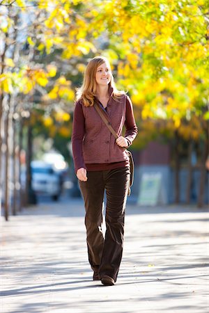 paseando - Woman, Portland, Multnomah County, Oregon, USA Foto de stock - Sin royalties Premium, Código: 600-03865230