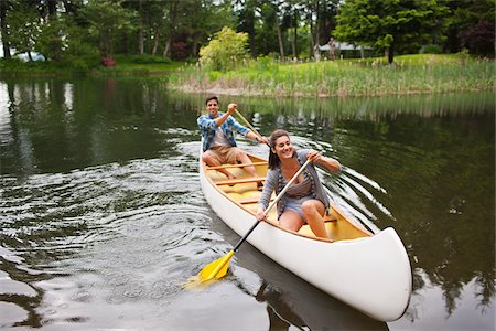 Couple Canoeing, Columbia River Gorge, Oregon, USA Stock Photo - Premium Royalty-Free, Code: 600-03865339