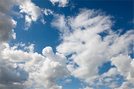 sky cloud sky only - Nuages, Düsseldorf, Rhénanie du Nord-Westphalie, Allemagne Photographie de stock - Premium Libres de Droits, Code: 600-03906949