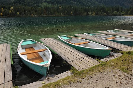 simsearch:700-03738990,k - Boats and Docks on Lake Hintersee, Berchtesgaden National Park, Bavaria, Germany Fotografie stock - Premium Royalty-Free, Codice: 600-03979816