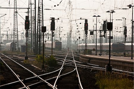 picture of train tracks in frankfurt - Railway tracks, Frankfurt, Germnay Stock Photo - Premium Royalty-Free, Code: 614-05399912