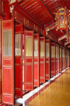 palace corridor - Red doors of Thai Hoa Palace, Hue, Vietnam Stock Photo - Premium Royalty-Free, Code: 614-05557406