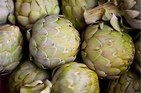 Overhead view of artichoke Foto de stock - Sin royalties Premium, Código: 614-05662362