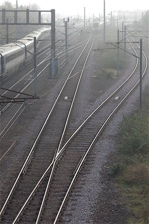 Train and railway track, Finsbury Park, London Foto de stock - Sin royalties Premium, Código: 614-05792395