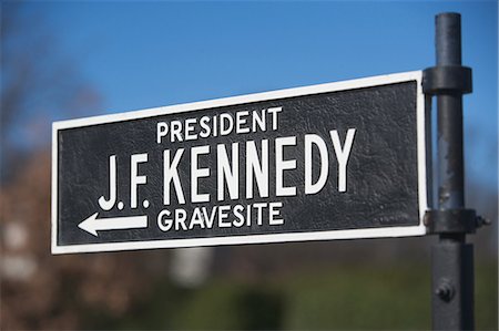 Signer pour l'emplacement de la tombe du président Kennedy, cimetière National d'Arlington, Virginia, USA Photographie de stock - Premium Libres de Droits, Code: 614-05818859