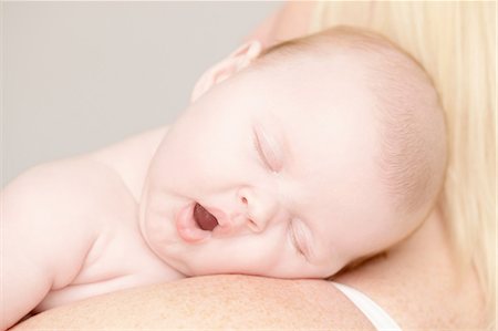 sleeping two child - Baby girl yawning Stock Photo - Premium Royalty-Free, Code: 614-05819051