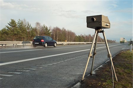 Durchsetzung der Geschwindigkeitsbegrenzung auf deutschen Autobahn Stockbilder - Premium RF Lizenzfrei, Bildnummer: 614-05955433