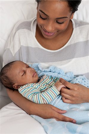 simsearch:614-05955677,k - Mother holding baby boy Foto de stock - Sin royalties Premium, Código: 614-05955683