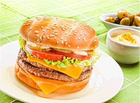 simsearch:700-06714108,k - Cheeseburger Stock Photo - Premium Royalty-Free, Code: 614-05955728