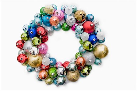 floral design shapes - Circle made of christmas baubles Stock Photo - Premium Royalty-Free, Code: 614-05955777