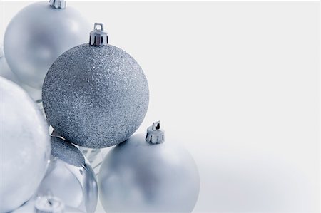 Silver christmas baubles Stock Photo - Premium Royalty-Free, Code: 614-05955780