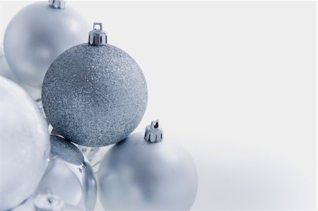 simsearch:614-05955756,k - Silver christmas baubles Stock Photo - Premium Royalty-Free, Code: 614-05955780