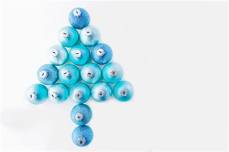 simsearch:614-06002233,k - Christmas tree made of blue christmas baubles Stock Photo - Premium Royalty-Free, Code: 614-05955782